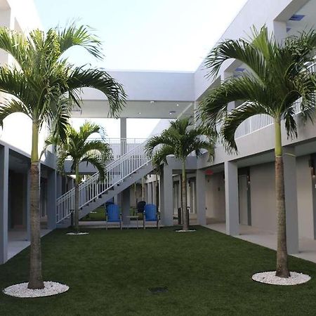 Star Suites - A Vero Beach Hotel Exteriör bild