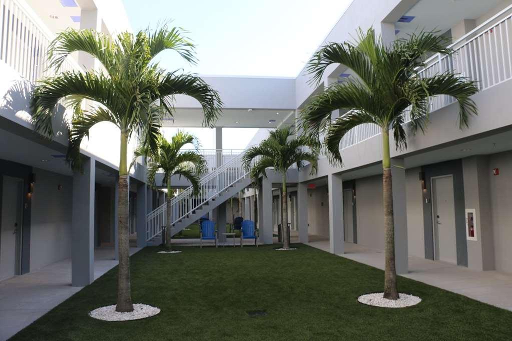 Star Suites - A Vero Beach Hotel Exteriör bild